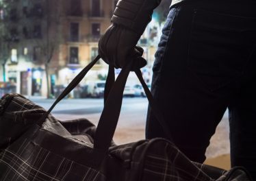 ผู้ก่อการร้ายส่งจดหมายขู่ระเบิดตึกในหลายประเทศ เรียกค่าไถ่เป็น Bitcoin อพยพวุ่น