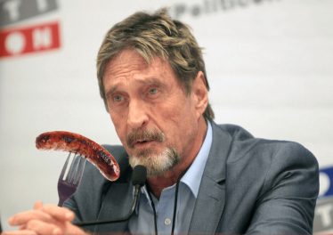 คำทำนายว่าราคา Bitcoin จะพุ่งแตะ 1 ล้านดอลลาร์ปีนี้ของ John McAfee เริ่มสั่นคลอน