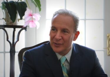 "Bitcoin จะมีประโยชน์อย่างไร ? หากผู้ถือไม่เคยขาย BTC ของพวกเขาเลย" กล่าวโดยนาย Peter Schiff