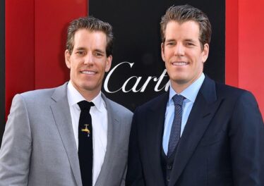 สองพี่น้องผู้เคยฟ้อง Facebook คาดราคา Bitcoin จะพุ่งไปแตะ 500,000 ดอลลาร์ได้