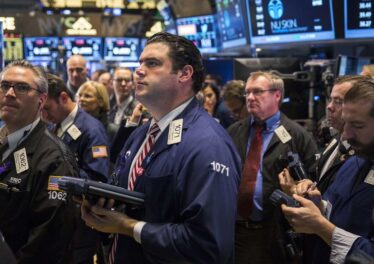 ตลาดหุ้นระดับโลก S&P และ Dow Jones เตรียมเปิดตัวดัชนีเหรียญ Cryptocurrency ในปีหน้า