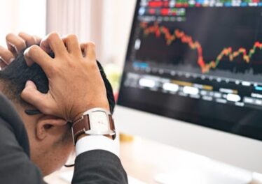 วันแดงเดือด: นักเทรด Bitcoin, ETH XRP และอื่น ๆ ถูกล้างพอร์ทรวมกันกว่า 7.2 หมื่นล้านบาท