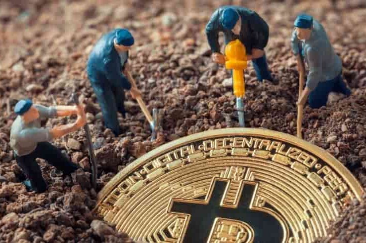 ข้อมูลใหม่เผย นักขุดกำลังเก็บสะสม Bitcoin ในขณะที่นักลงทุนระยะยาวแห่เทขายเพื่อทำกำไร