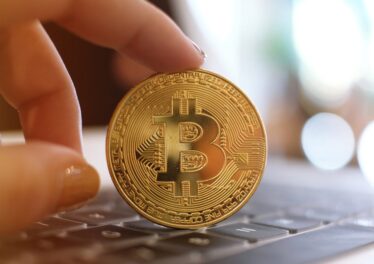 อัตรา Bitcoin Dominance เพิ่มขึ้นอย่างมาก หลังตลาดกลายเป็นสีเลือด