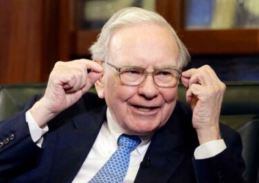 ปู่ Warren Buffett ผู้เกลียด Bitcoin ประกาศลงทุนในธนาคารดิจิตอลที่ขาย Crypto