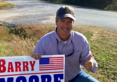 ผู้ร่างกฎหมายของสหรัฐฯ เผยซื้อ  Dogecoin, Ethereum และ ADA มูลค่าหลายพันดอลลาร์