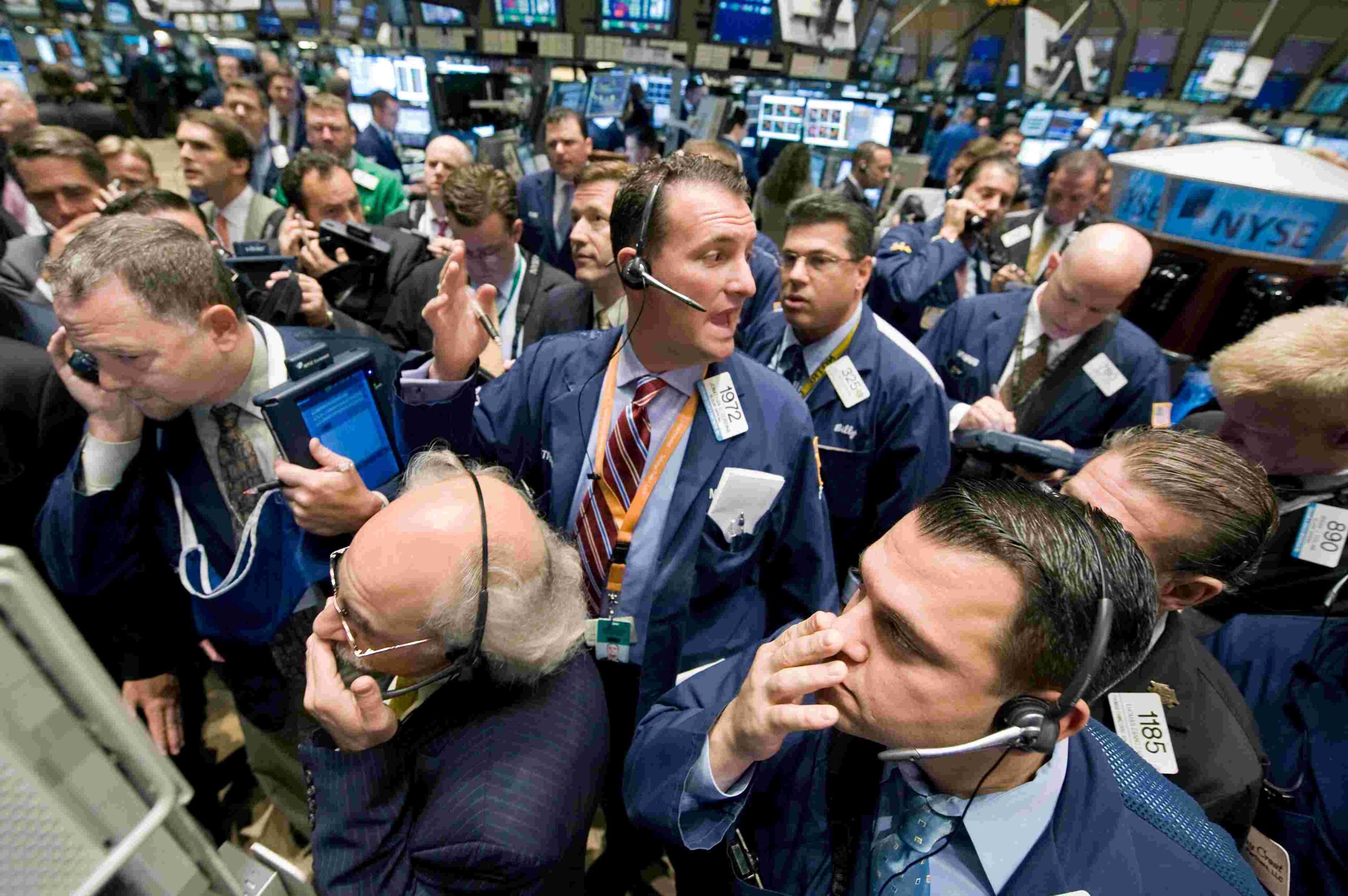 Кризисная экономика это. Экономический кризис 2008. Западный мир в кризисе. Мировой экономический кризис 2008. Нефть биржа.