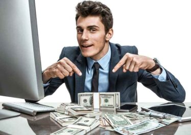 ผู้บริหารธนาคารเชื่อ Bitcoin, Ethereum, BNB, Cardano และ XRP จะสามารถแทนที่เงินดอลลาร์ ได้ในอีก 5 ปี