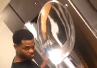 ตัวชี้วัดเผยนักเทรดมืออาชีพแห่ซื้อ Bitcoin ที่ราคา "ก้นเหว" แม้มีความกังวลเกี่ยวกับวิกฤต Evergrande