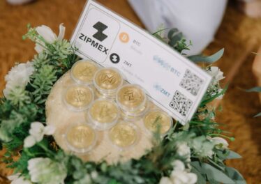 เจ้าบ่าวชาวไทยจ่ายค่าสินสอดเป็น Bitcoin และ ZMT