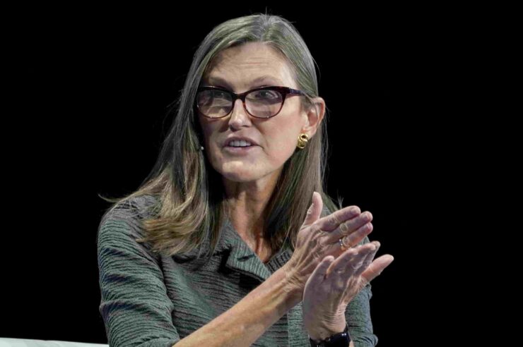 ผู้ก่อตั้ง Ark Invest กล่าวว่า ราคาของ Bitcoin จะไปถึง $500,000 หากสถาบันเจียดเงินบางส่วนมาลงทุน