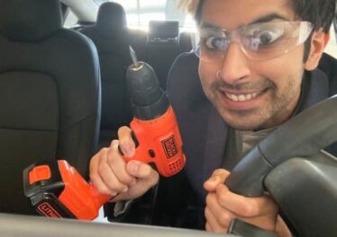 หนุ่มหัวใสค้นพบวิธีขุด Bitcoin และ Ethereum ด้วยรถยนต์ Tesla Model 3