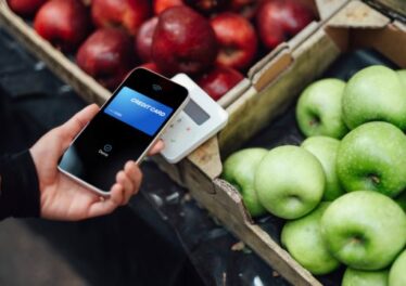 Apple เตรียมเปิดตัวฟีเจอร์ "Tap to Pay" รองรับการชำระเงินด้วยคริปโตบน iPhone 