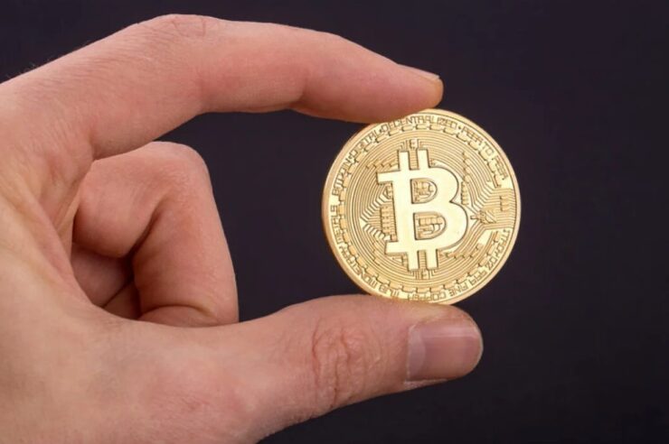 นักวิเคราะห์จาก Bloomberg เชื่อว่า Bitcoin มีแนวโน้มให้ผลตอบแทนที่ดีกว่าทองคำและหุ้น ในช่วงภาวะเงินเฟ้อ 