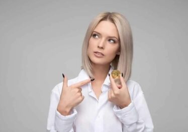 ผลสำรวจใหม่เผย ผู้หญิงเริ่มสนใจคริปโตมากขึ้นและ 1 ใน 3 วางแผนที่จะซื้อ Crypto ในปีนี้