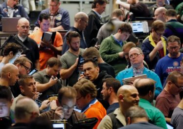 นักวิเคราะห์เผย "รายย่อย" กำลังแห่ซื้อ Bitcoin อย่างบ้าคลั่ง ทำจุดสูงสุดใหม่ในรอบ 4 ปี 