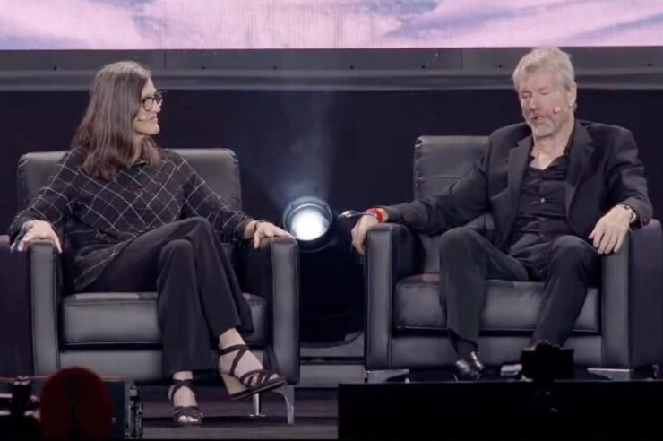 CEO ของ MicroStrategy และ CEO ของ Ark Invest เผยไม่รู้สึกกังวลเกี่ยวกับกฏระเบียบ Bitcoin ของสหรัฐฯ