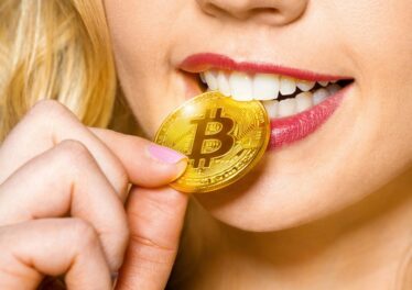 ผลสำรวจเผย เจ้าของเหรียญ ‘คริปโต’ เกือบครึ่งในปัจจุบันเพิ่งเข้าซื้อ ‘ครั้งแรก’ ในปี 2021