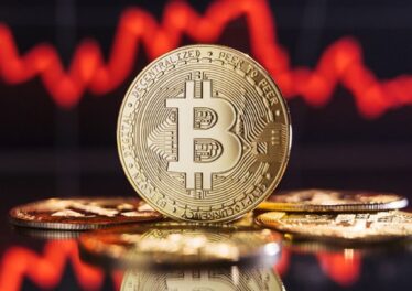 กูรูชื่อดังเตือน Bitcoin เสี่ยงขาลง แนวรับ $60,000 อาจเอาไม่อยู่