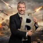 Micheal Saylor ยืนกอด Bitcoin อย่างมั่นใจ แม้จะขีปนาวุธยิงอยู่ข้างหลัง และมีน้ำมันที่กำลังรั่ว