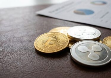 Goldman Sachs ทุ่มซื้อ XRP ETF จนขึ้นแท่นผู้ถือรายใหญ่สุด ขณะ Bitcoin ETF ดูดเงินกว่า $1.5 พันล้านในเดือนเดียว