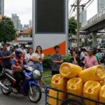 น้ำมันพุ่งเกิน $100 แต่ทองนิ่ง ตลาดส่งสัญญาณกลัวค่าครองชีพแพงมากกว่ากลัวเศรษฐกิจล่ม