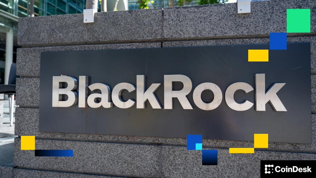 ป้ายสำนักงาน BlackRock บนผนังหินอ่อน