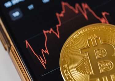 สรุปตลาดคริปโทฯ วันนี้ : Bitcoin พักฐานหลุด $71,000 จับตาทิศทางแรงเทขาย จบรอบหรือแค่ย่อเพื่อไปต่อ?