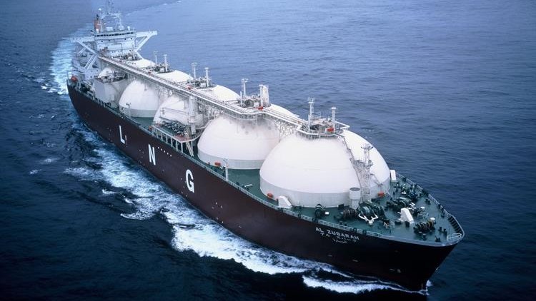 เรือขนส่ง LNG ของกาตาร์ที่มีถังเก็บก๊าซธรรมชาติเหลวในการขนส่งทะเล ซึ่งเกี่ยวข้องกับการหยุดการผลิต LNG ฉุกเฉิน