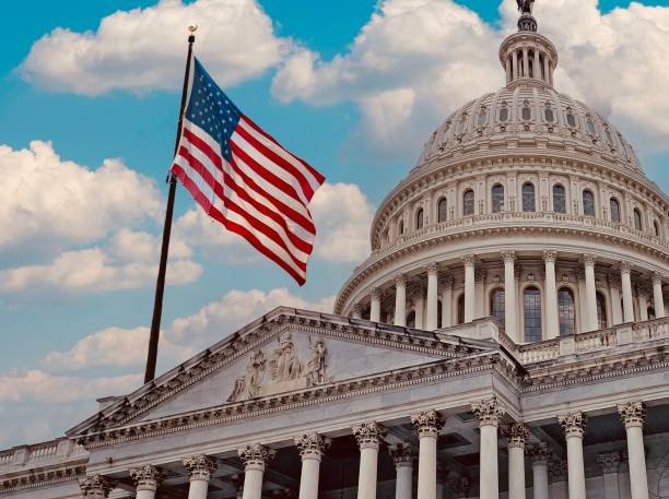 ภาพอาคารรัฐสภาสหรัฐอเมริกา ซึ่งเป็นที่ทำการของสภาผู้แทนราษฎร ที่กำลังมีการโหวตลงมติในข่าว