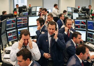 นักลงทุนแห่ซื้อประกันขาลง S&P 500 สูงสุดในรอบ 3 ปี สัญญาณกลัวตลาดร่วงเพิ่มขึ้น