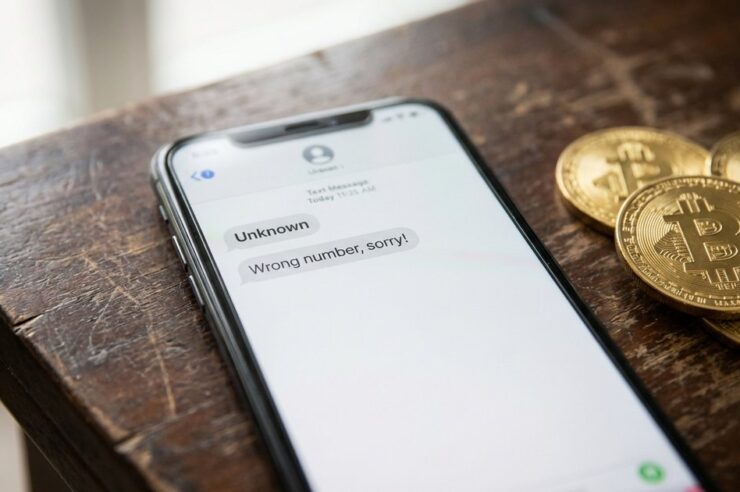 โคตรแนบเนียน! แค่ทักผิดเบอร์ก็โดนหลอกคริปโตหมดหน้าตัก FBI ยึดทรัพย์กว่า $3.4 ล้านแล้ว