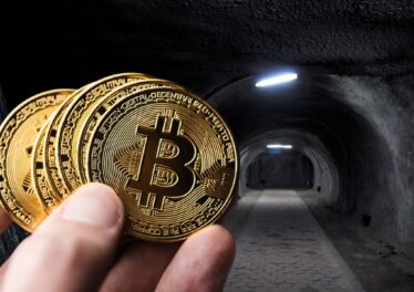 มหาเศรษฐีคริปโตแห่ซื้อบังเกอร์เก็บ Bitcoin หนีสงครามโลก