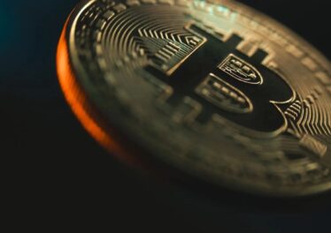 Glassnode ชี้ตลาดขาดแรงซื้อ Bitcoin ติดในกรอบไซด์เวย์