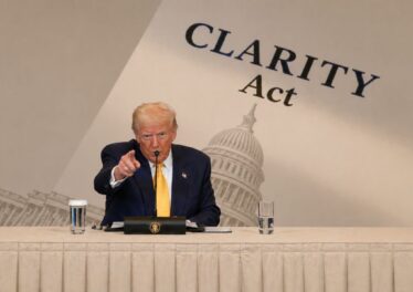 Donald Trump ประกาศกลางงานคริปโต  จะไม่ยอมให้ธนาคารขวาง Clarity Act กฎหมายคริปโตที่รอมานาน