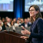 ARKB ของ ARK Invest ซื้อ Bitcoin สุทธิ $34 ล้าน ขณะ ETF โดยรวมเริ่มหยุดเทขาย