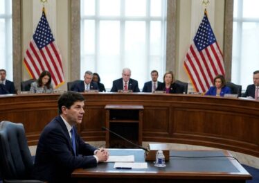 Bitcoin ทดสอบแนวรับ $76,000 จับตาพิจารณา Kevin Warsh นั่งประธาน Fed