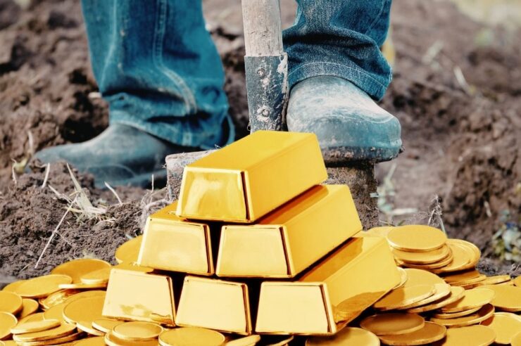 เศรษฐีส้มหล่นขุดสระพบขุมทรัพย์ทอง 28 ล้านบาท