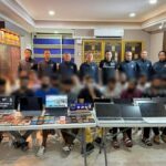 ตม.ชลบุรี ปลอมตัวเป็นช่างไฟทลายแก๊งอินเดีย  ตั้งออฟฟิศเทรดหุ้น-คริปโต เงินหมุน 30 ล้าน