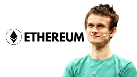 Vitalik Buterin กับโลโก้ Ethereum