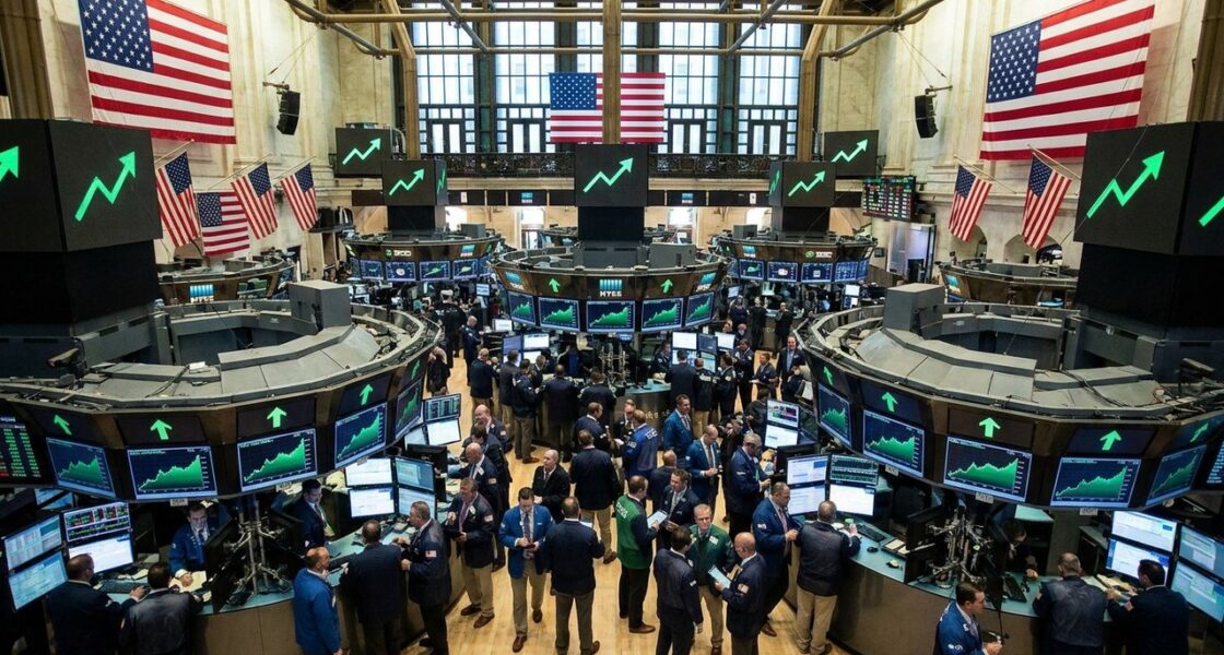 S&P 500 ทำนิวไฮทะลุ 7,000 จุด หนุน Bitcoin ขึ้น 2.84%