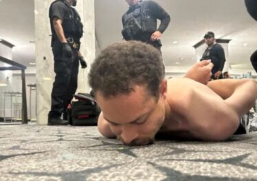 ผู้ก่อเหตุยิงในงานเลี้ยงทำเนียบขาวรับสารภาพ “ตั้งใจมาสังหารเจ้าหน้าที่รัฐบาล”