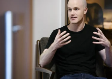 CEO ของ Coinbase ประกาศเป้าหมายผู้ใช้งาน 1 พันล้านคนพร้อมลุยตลาด AI และ Hyperliquid