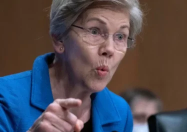 Elizabeth Warren กล่าวหาหน่วยงานกำกับดูแลของสหรัฐอเมริกาว่าอนุมัติธนาคาร Crypto ที่ไร้คุณสมบัติ