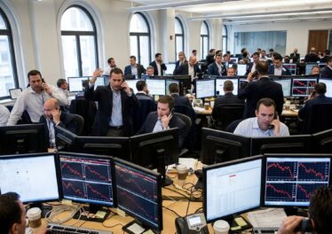 Hedge Fund เทขายหุ้นเทคสหรัฐฯ หนักสุดรอบ 10 ปี แต่ Bitcoin พุ่งสวนทาง