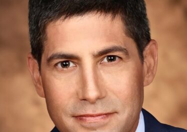Kevin Warsh สาบานตนรับตำแหน่งประธาน Fed ขณะ Bitcoin แกว่งใกล้ $76,000