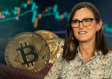 Cathie Wood คาด ‘วิกฤตเงินทุนไหลออก’ จากประเทศไร้เสถียรภาพ จะเป็นแรงหนุน Bitcoin