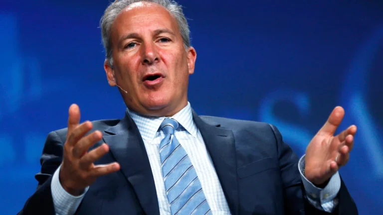 Peter Schiff ชี้กลยุทธ์ปั๊มเงินซื้อ Bitcoin ของ MicroStrategy พังยับหลังสมการคณิตศาสตร์ผิดเพี้ยน