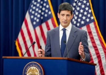 ตลาดคาดประธานเฟด ‘Kevin Warsh’ จ่อปรับขึ้นอัตราดอกเบี้ยสัปดาห์นี้ หลังราคาน้ำมันพุ่งทะลุ $100