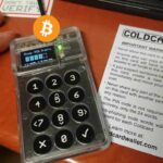 แฮกเกอร์พบบั๊ก Hardware Wallet ขโมย Bitcoin 594 BTC หายเกลี้ยงใน 25 นาที